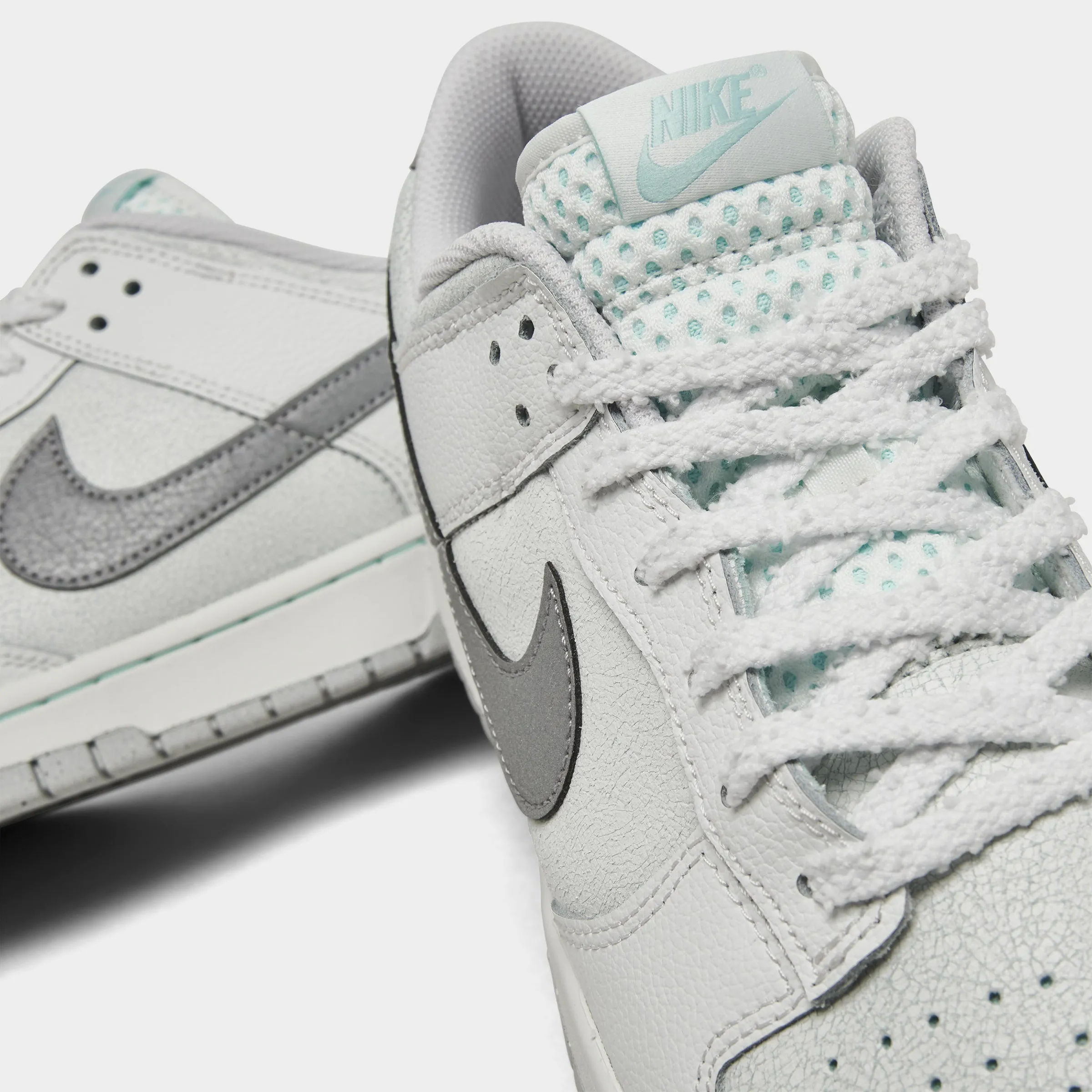 Nike Dunk Low Retro SE Glacier Ice / Metallic Silver - Summit White